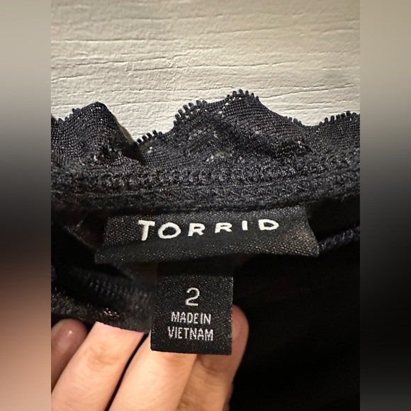 Torrid Black Lace Tank Top- size 2 - Picture 2 of 6